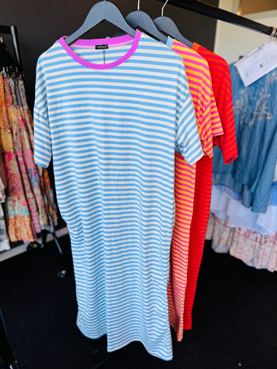 VANJA Stripete Kjole Blue