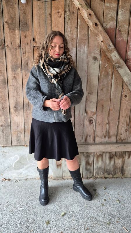 ANNE MARIE Skirt Black