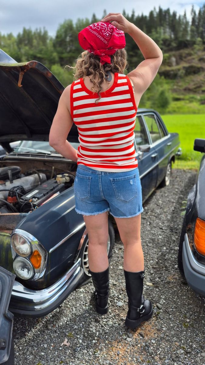 AZA Dolly Tank Top