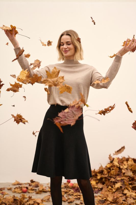 ANNE MARIE Skirt Black
