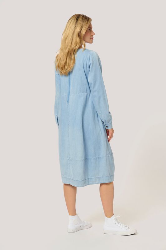 LIVIE Kjole Light Blue Wash