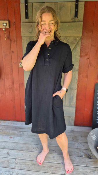 Hovedbilde TALA Elina Kort Kjole Black