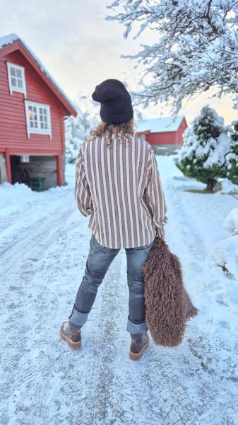 Hovedbilde  SAGA Fluffy Vest Marron