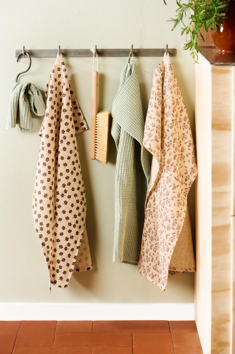 KJØKKENHÅNDKLE Birk Natur m/brune Blad