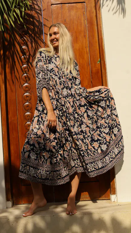 STOKKROSE Midi Sommerkjole Svart 