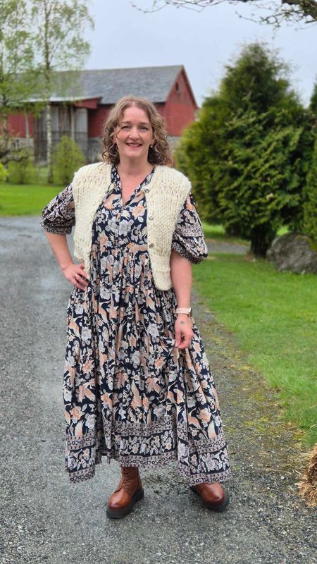 STOKKROSE Midi Sommerkjole Svart 